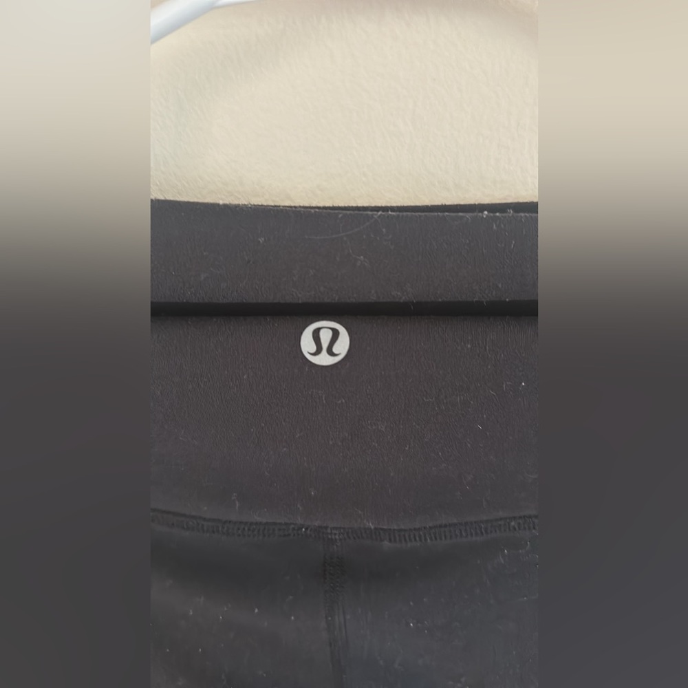Lululemon size 8 leggings PLAY CONDITION